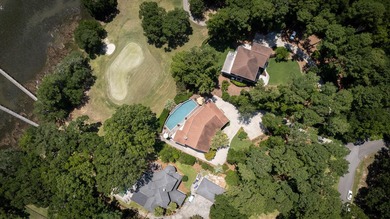 Beyond the gates of Stono Ferry, where manicured fairways - photo 3
