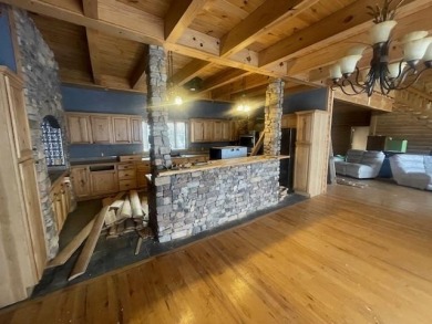 Lake Front Lodge with Guest House SOLD - photo 10