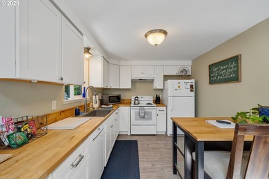 Spotlessly clean four bedroom, two bath home located a few quick - photo 20