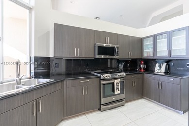 This is where privacy meets presence. A lakefront setting, a - photo 24