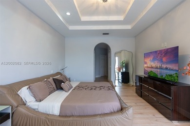 This is where privacy meets presence. A lakefront setting, a - photo 27