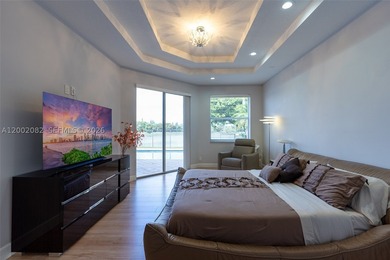 This is where privacy meets presence. A lakefront setting, a - photo 31