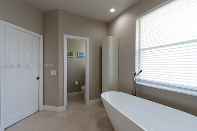 This is where privacy meets presence. A lakefront setting, a - photo 33