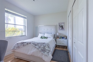 This is where privacy meets presence. A lakefront setting, a - photo 43