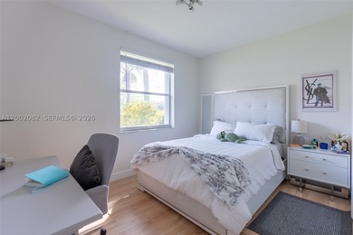 This is where privacy meets presence. A lakefront setting, a - photo 44