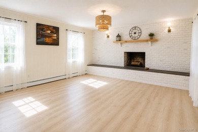 Welcome home to this beautifully renovated, move-in-ready - photo 6
