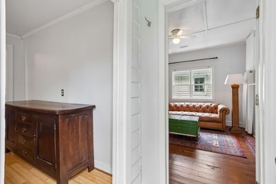 Charming 2 bedroom, 1 bath cottage on a quiet one way street - photo 5