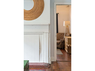 Charming 2 bedroom, 1 bath cottage on a quiet one way street - photo 9
