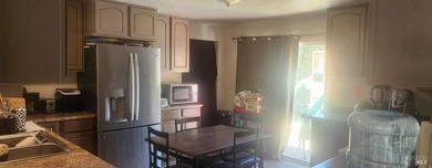 Great investment opportunity or ideal starter home in a highly - photo 11