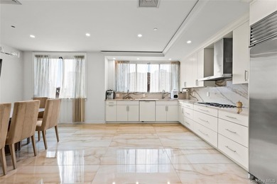 Experience luxury penthouse living in the heart of Rego Park! - photo 12