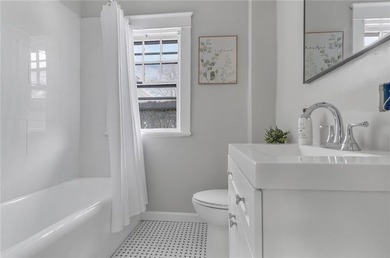 Stunning newly renovated home located in the heart of Newport - photo 15