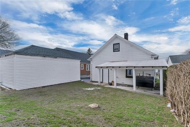 Stunning newly renovated home located in the heart of Newport - photo 17