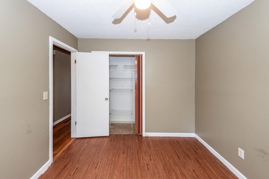 Perfect for first-time buyers or savvy investors!Welcome to this - photo 18