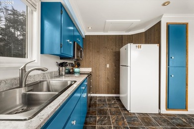 Experience breathtaking ocean views from both levels. Furnished - photo 18