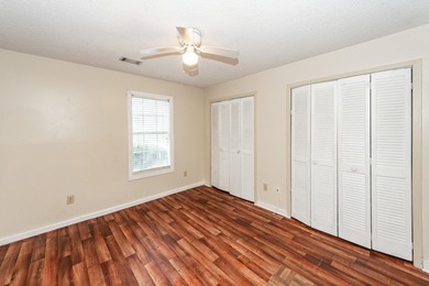 Perfect for first-time buyers or savvy investors!Welcome to this - photo 21