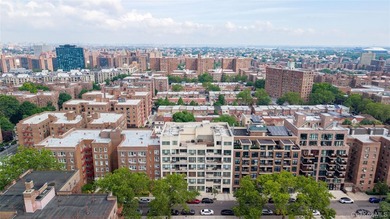 Experience luxury penthouse living in the heart of Rego Park! - photo 23