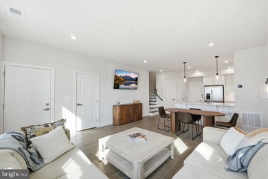 $5,000 CLOSING COST INCENTIVE with an acceptable offer - making - photo 4