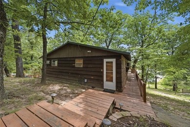 Everything you need for the perfect lake retreat-waterfront - photo 1