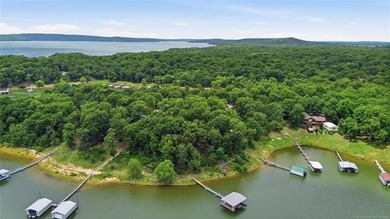 Everything you need for the perfect lake retreat-waterfront - photo 4
