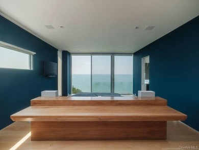 Cutchogue Showstopper. Perched atop a 55-foot bluff overlooking - photo 19