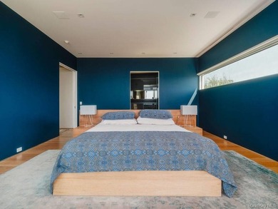 Cutchogue Showstopper. Perched atop a 55-foot bluff overlooking - photo 20