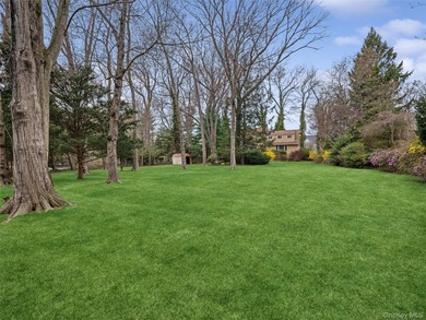 New to the market is 20 Cherry Lane in Huntington, an expansive - photo 20