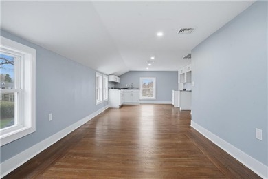 Stunning fully remodeled 2-family home in Middletown, offering - photo 21