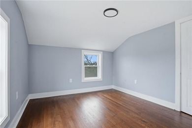 Stunning fully remodeled 2-family home in Middletown, offering - photo 23