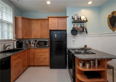 Tucked off Kay St, this side by side two family home is a - photo 27