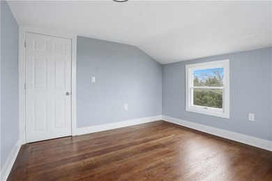 Stunning fully remodeled 2-family home in Middletown, offering - photo 29