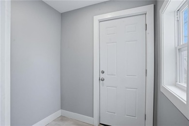 Stunning fully remodeled 2-family home in Middletown, offering - photo 30