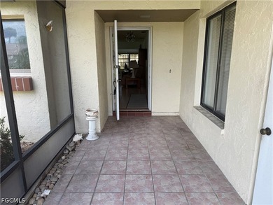 Welcome to this 2 bedroom, 2 bath attached villa perfectly - photo 2