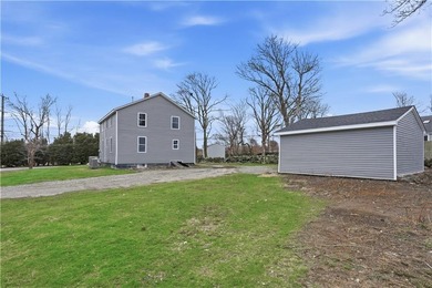 Stunning fully remodeled 2-family home in Middletown, offering - photo 33