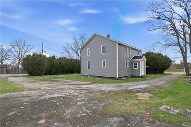 Stunning fully remodeled 2-family home in Middletown, offering - photo 35