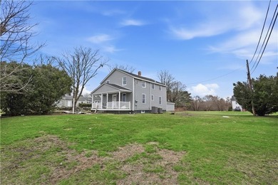 Stunning fully remodeled 2-family home in Middletown, offering - photo 36