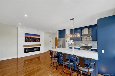Beautiful Two-Bedroom Gem in the Heart of Pelham Manor! Located - photo 3