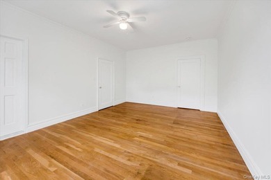 Beautiful Two-Bedroom Gem in the Heart of Pelham Manor! Located - photo 7