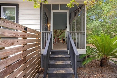 Welcome to this enchanting 2-bedroom, 2-bath cottage, perfectly - photo 4