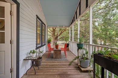 Welcome to this enchanting 2-bedroom, 2-bath cottage, perfectly - photo 6