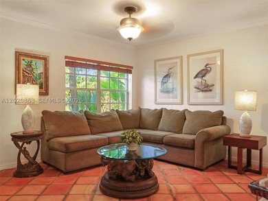 Tucked away on a quiet, tree-lined street in the coveted Glenvar - photo 6