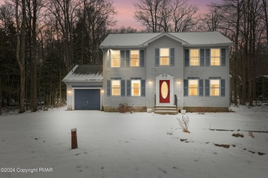 Lake Home For Sale in Pocono Summit, Pennsylvania