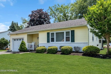 Move right into this well-maintained 2-bedroom, 2-bath home in - photo 2