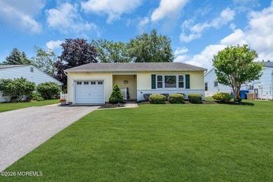 Move right into this well-maintained 2-bedroom, 2-bath home in - photo 7