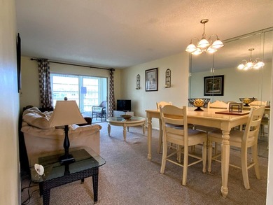 Stunning 1/1 comes furnished or unfurnished, ideal Sunrise - photo 4