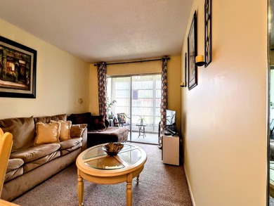 Stunning 1/1 comes furnished or unfurnished, ideal Sunrise - photo 7