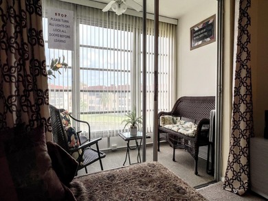 Stunning 1/1 comes furnished or unfurnished, ideal Sunrise - photo 10