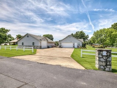 Welcome to 36 Meadowlark Dr in Longtown Estates, where - photo 3