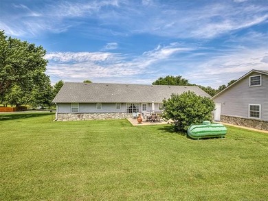 Welcome to 36 Meadowlark Dr in Longtown Estates, where - photo 7