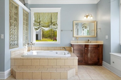 WELCOME TO AN UNPARALLELED LUXURY WATERFRONT ESTATE ON LAKE - photo 20