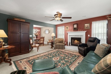 Nestled on a beautiful lot in the established Shadowmoss - photo 9